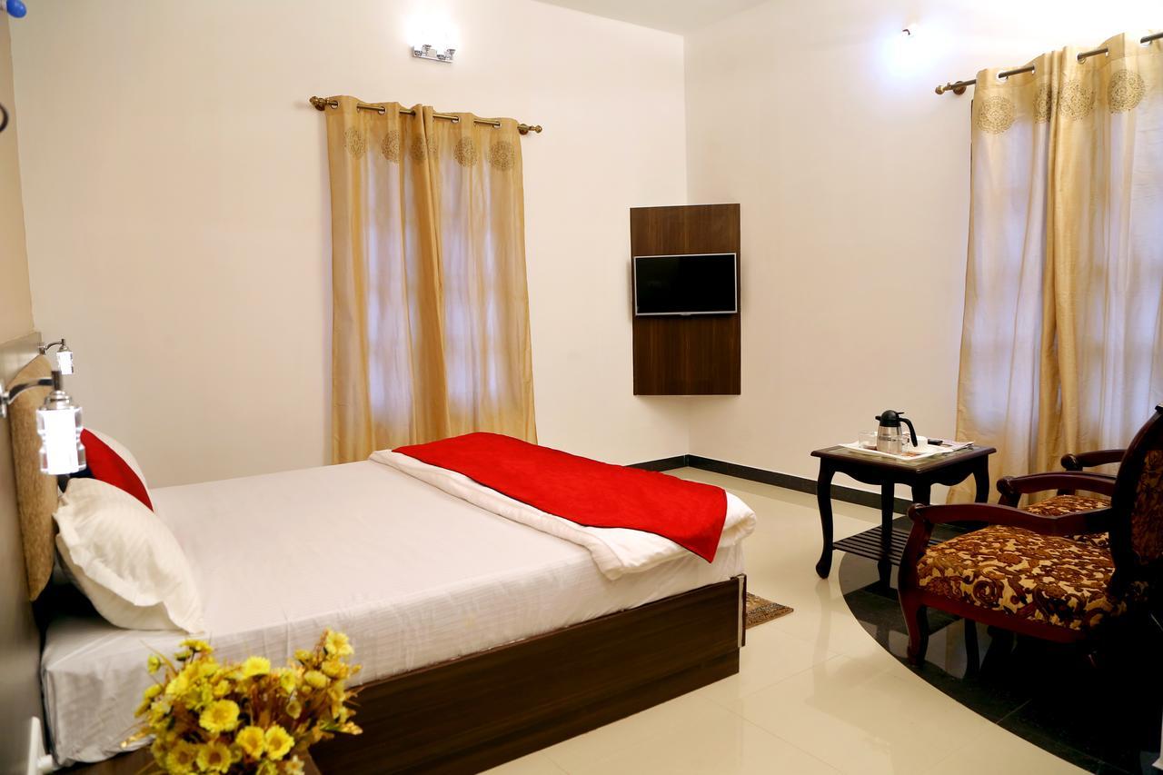 Premier Inn Yercaud Exterior photo