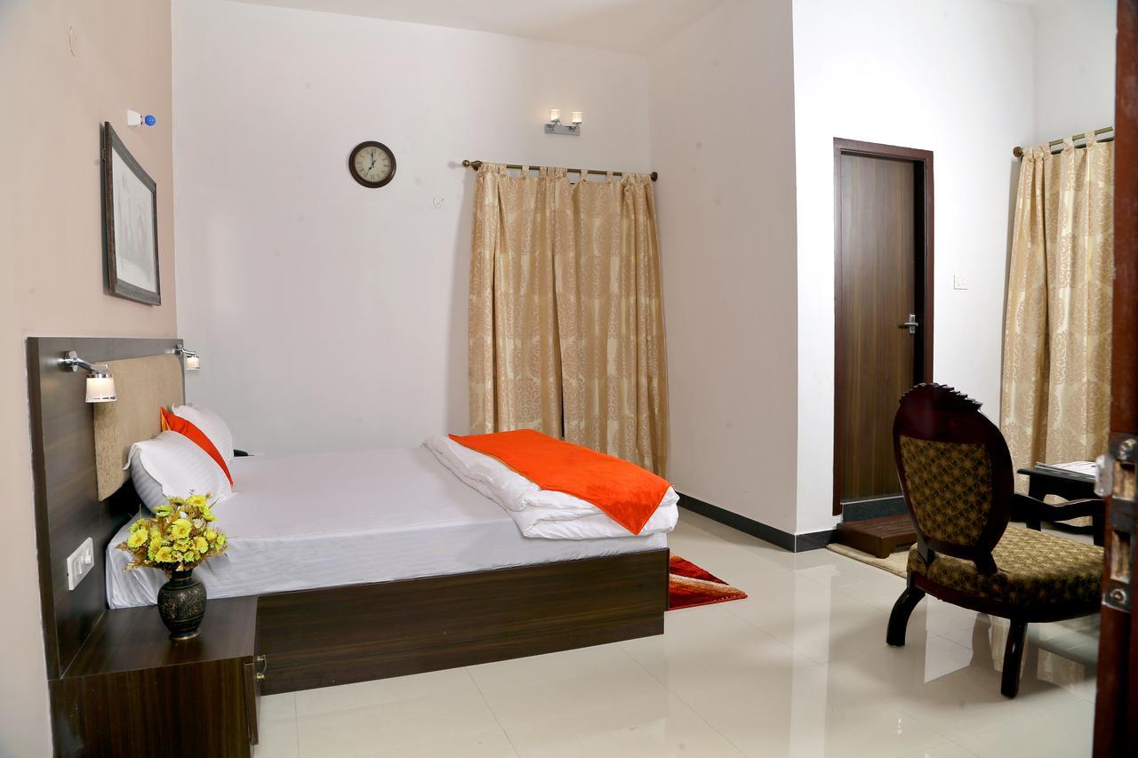 Premier Inn Yercaud Exterior photo